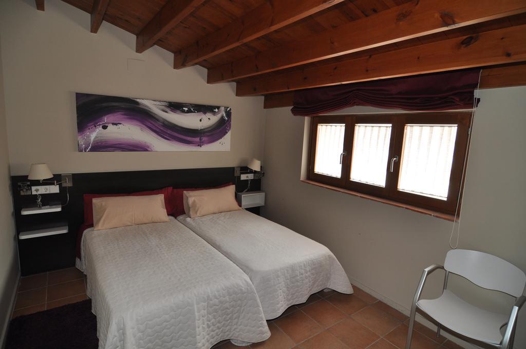 Restaurant & Rooms Cabrit Sant Mateu Oda fotoğraf